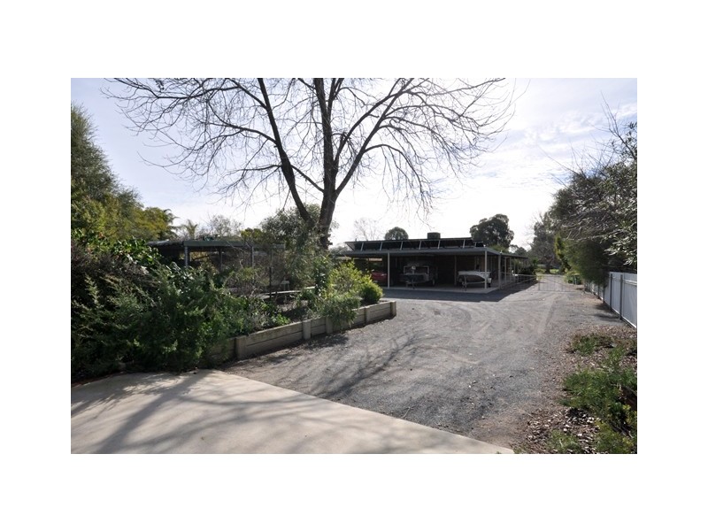 14 Victoria Street, Howlong NSW 2643