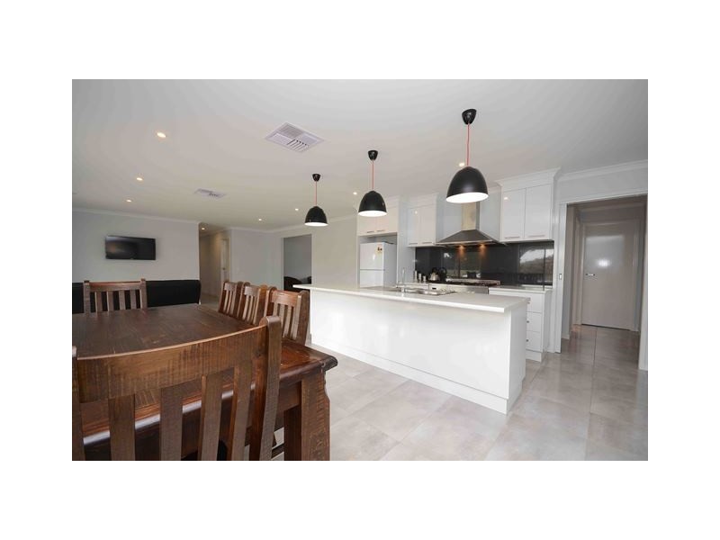 21 Rooney Avenue, Killara VIC 3691