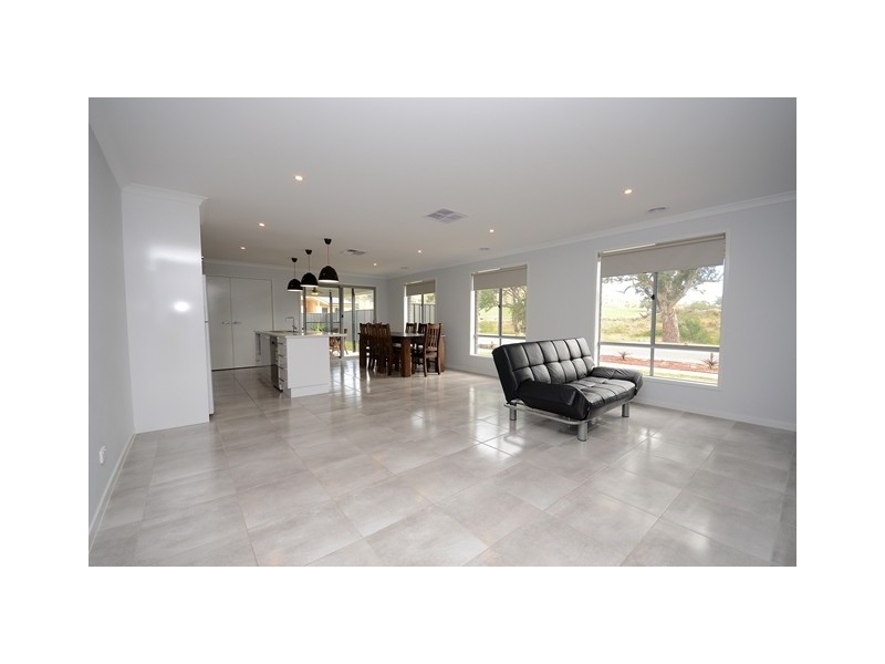 21 Rooney Avenue, Killara VIC 3691