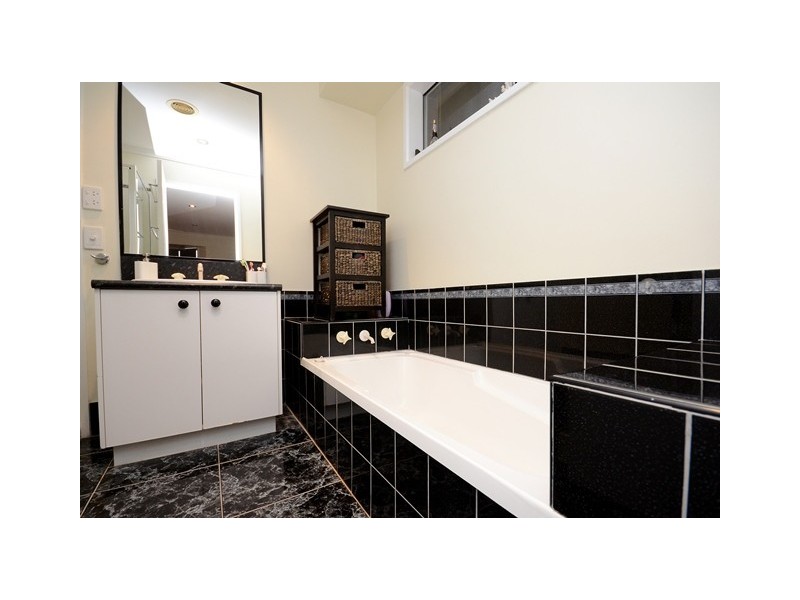 1 Jackson Drive, Wodonga VIC 3690