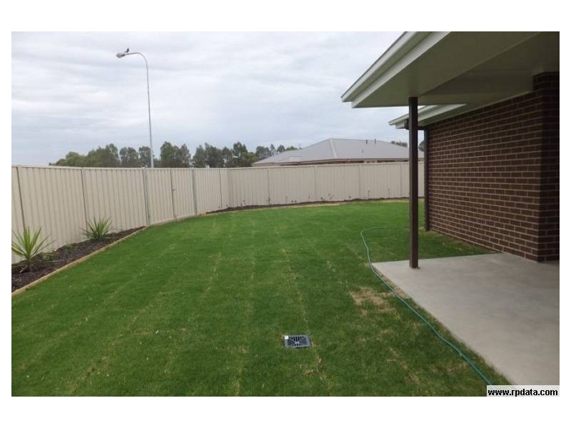 9 Britton Court, Jindera NSW 2642