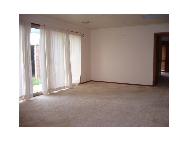 16 Hamilton Valley Court, Lavington NSW 2641