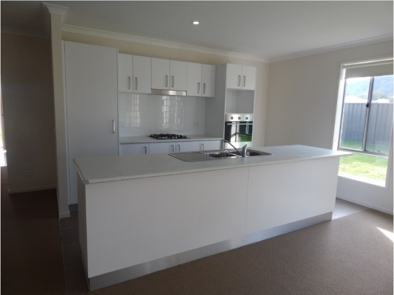 45 Gabrielle Court, Lavington NSW 2641