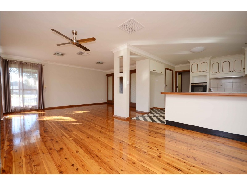 319 Lawrence Street, Wodonga VIC 3690