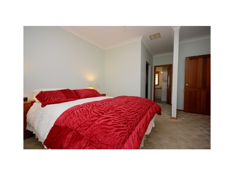 2 Glen Avon Terrace, Wodonga VIC 3690
