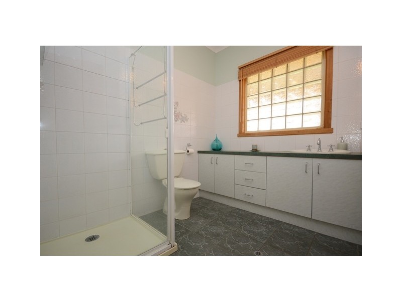 2 Glen Avon Terrace, Wodonga VIC 3690