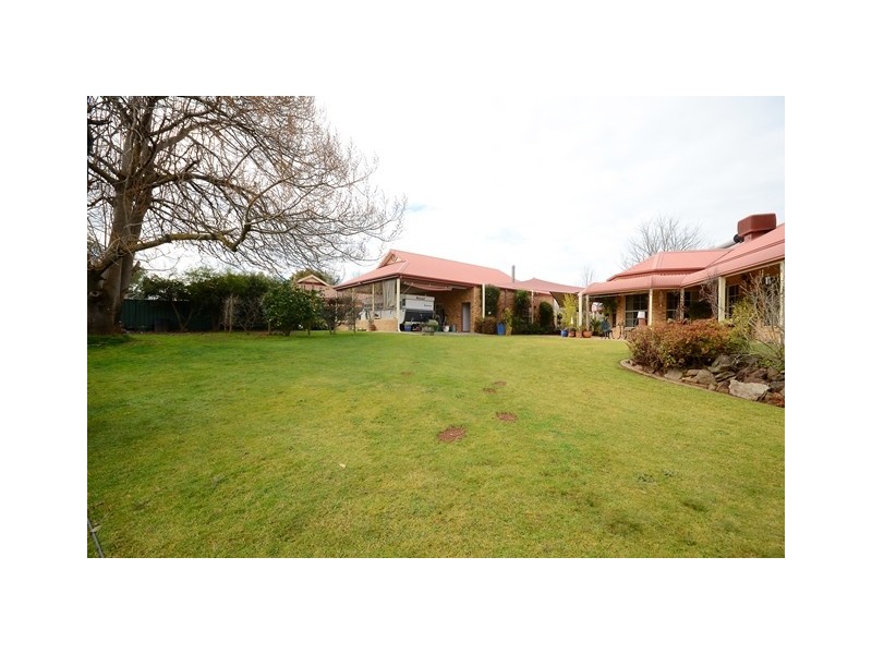 2 Glen Avon Terrace, Wodonga VIC 3690