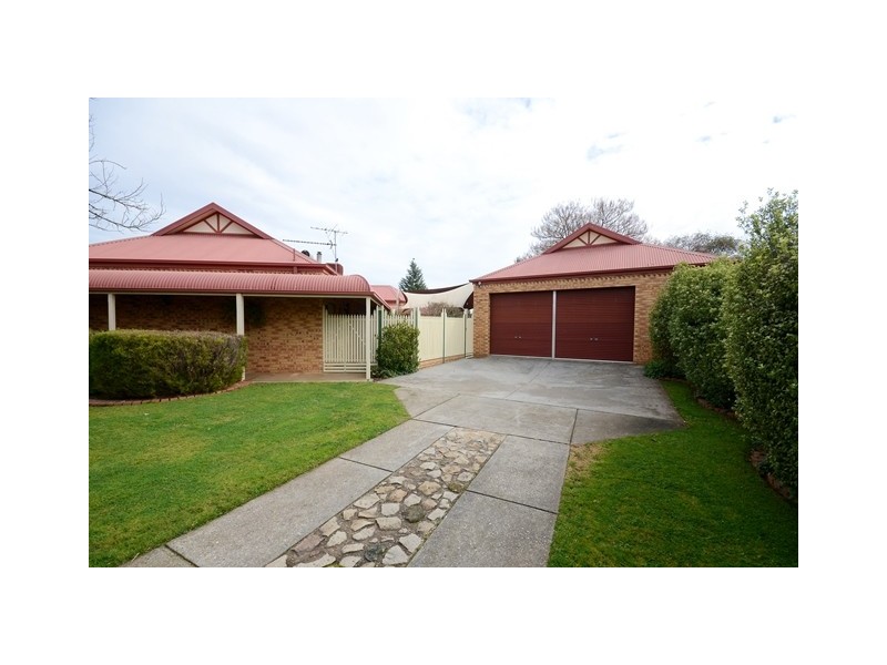 2 Glen Avon Terrace, Wodonga VIC 3690