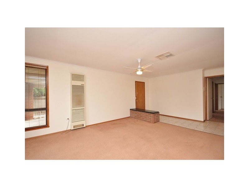 8 Daysdale Way, Thurgoona NSW 2640