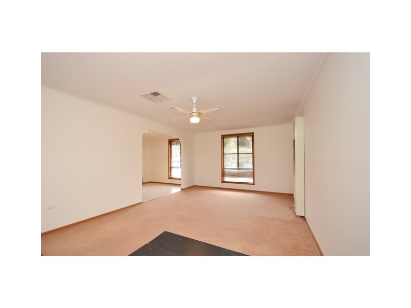 8 Daysdale Way, Thurgoona NSW 2640