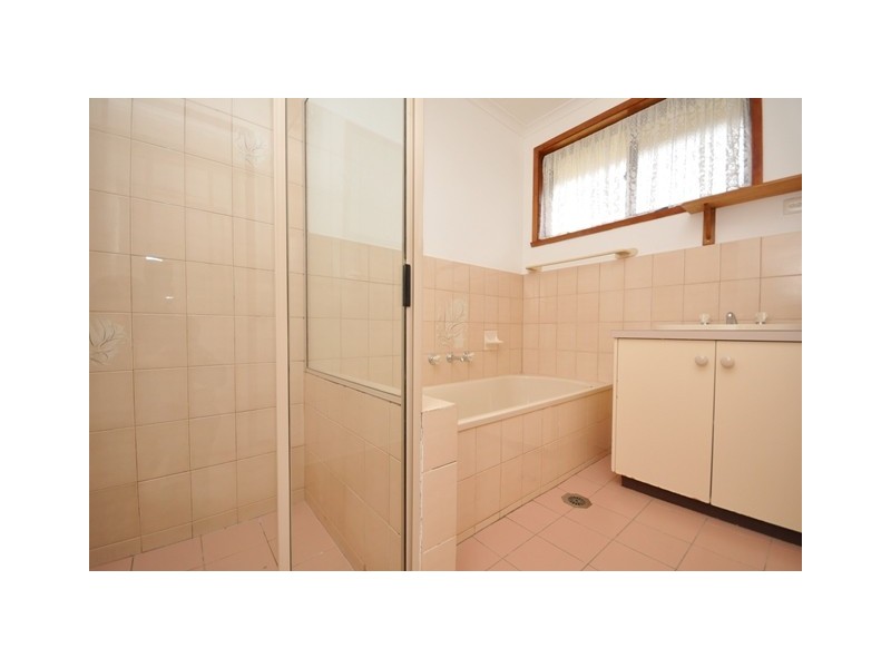8 Daysdale Way, Thurgoona NSW 2640