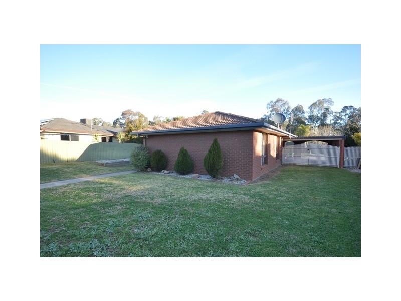 8 Daysdale Way, Thurgoona NSW 2640