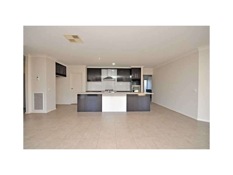 29 Clarendon Avenue, Wodonga VIC 3690