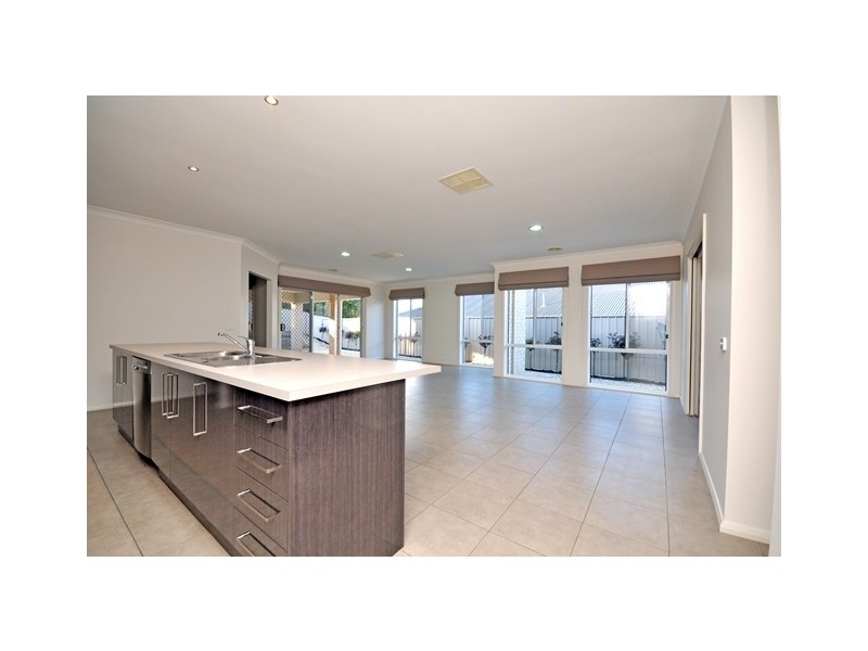 29 Clarendon Avenue, Wodonga VIC 3690