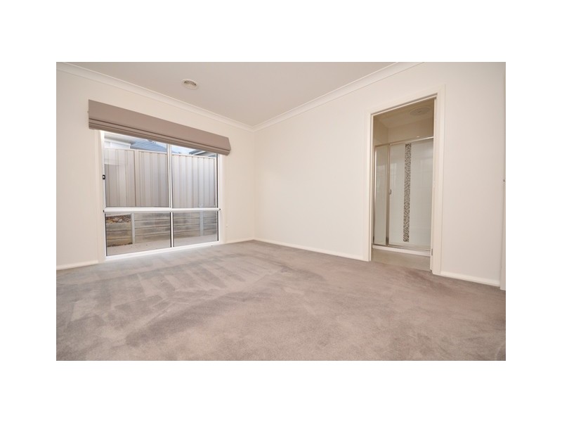 29 Clarendon Avenue, Wodonga VIC 3690