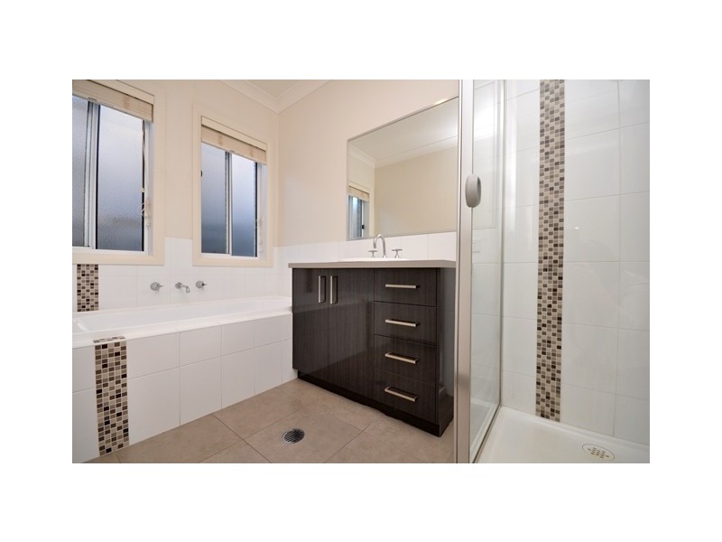 29 Clarendon Avenue, Wodonga VIC 3690