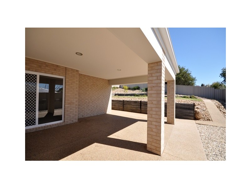 29 Clarendon Avenue, Wodonga VIC 3690