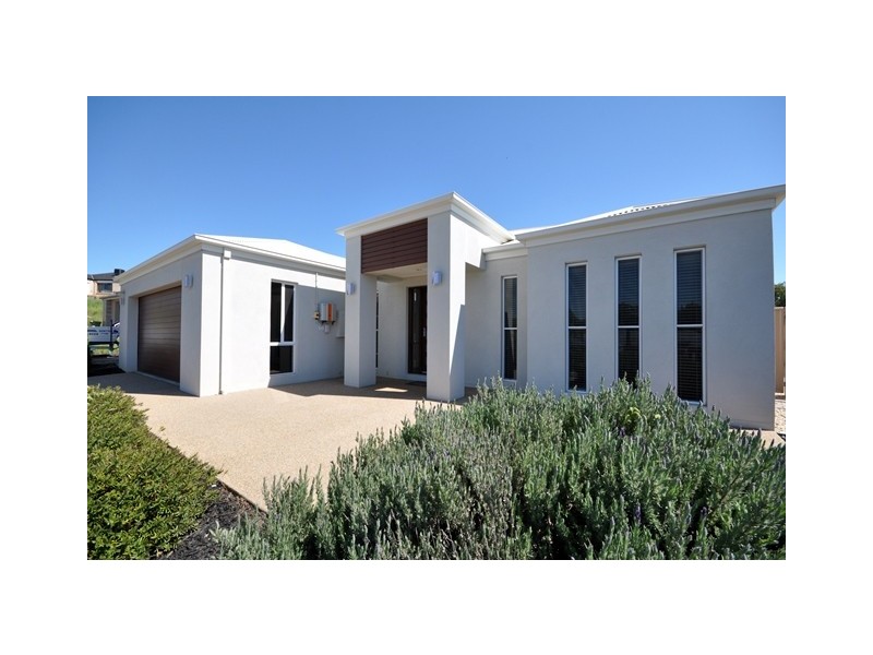 29 Clarendon Avenue, Wodonga VIC 3690