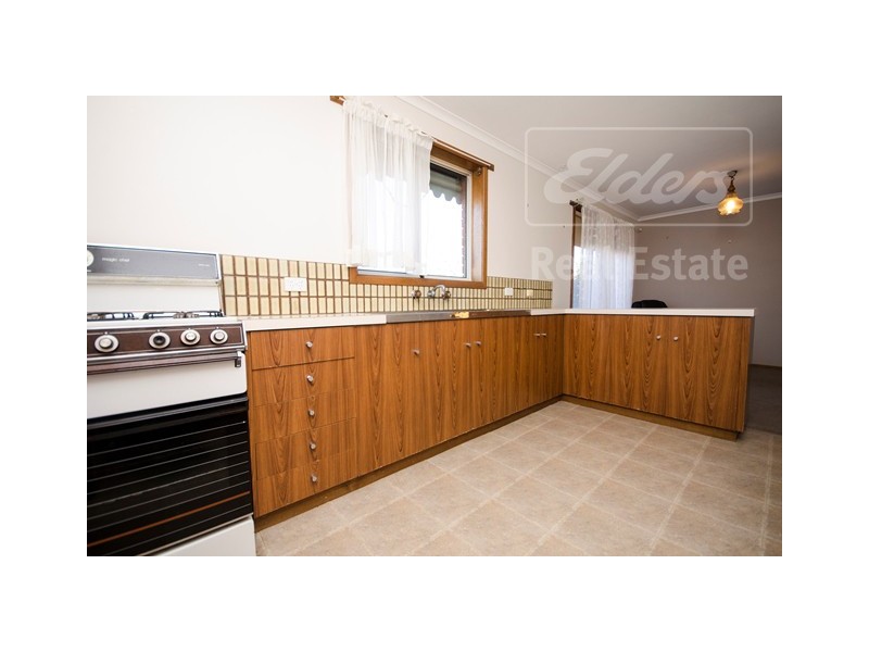 2/418 Ross Circuit, Lavington NSW 2641