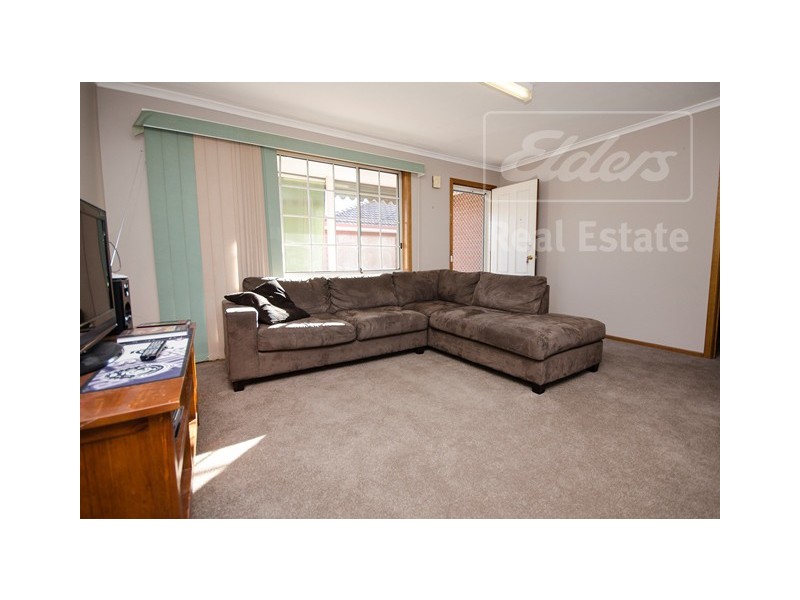 2/418 Ross Circuit, Lavington NSW 2641