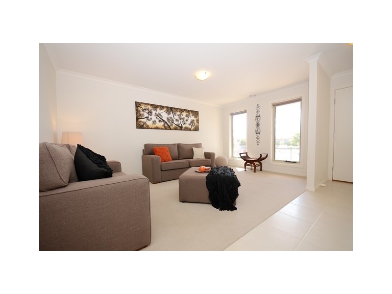 11 Riverside Boulevard, Killara VIC 3691