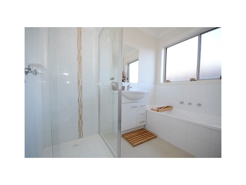 11 Riverside Boulevard, Killara VIC 3691