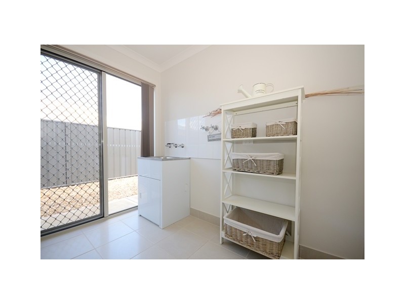 11 Riverside Boulevard, Killara VIC 3691