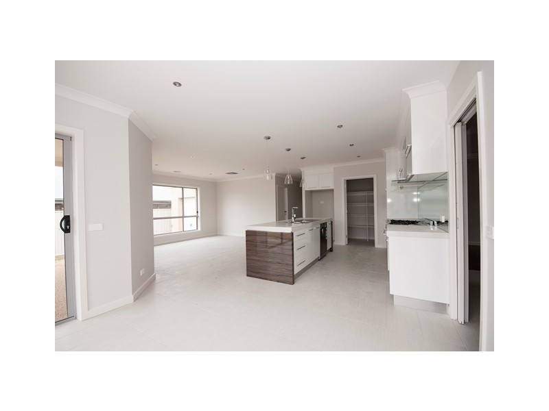 7 Coverdale Drive, Wodonga VIC 3690