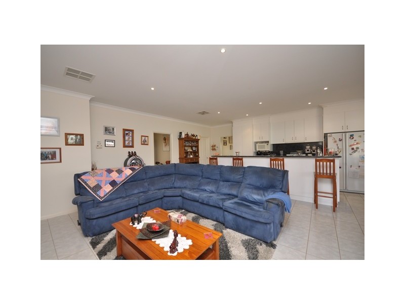 154 Kennedy Street, Howlong NSW 2643