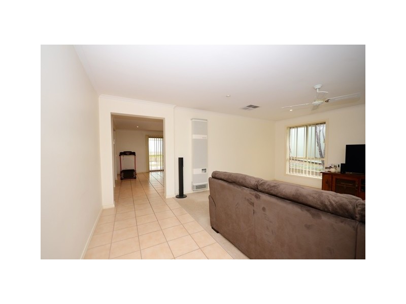 1and2-3 Blair Court, Albury NSW 2640