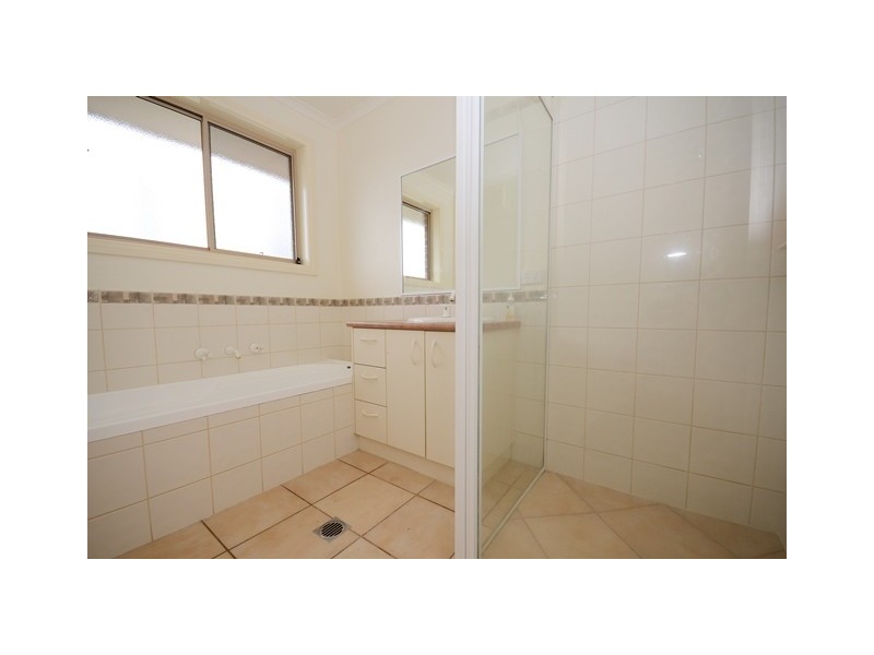 1and2-3 Blair Court, Albury NSW 2640