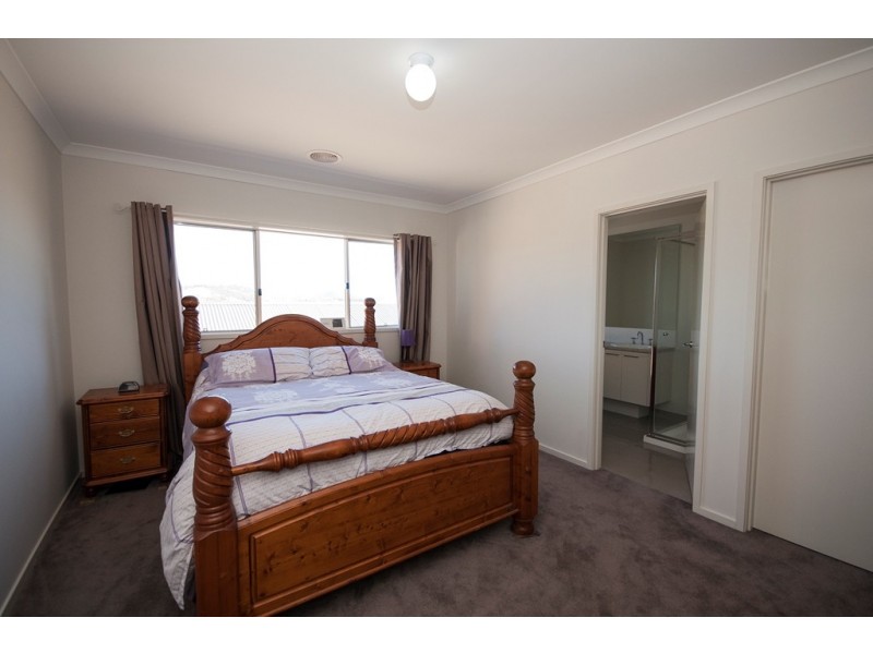 22 Donnington Drive, Wodonga VIC 3690