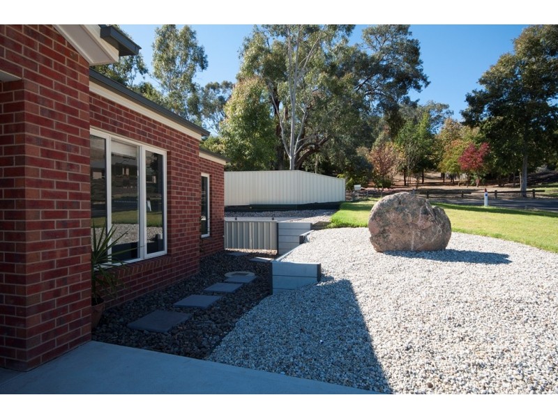 22 Donnington Drive, Wodonga VIC 3690