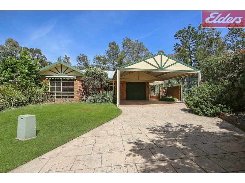 4 Gleneagles Court, Thurgoona NSW 2640