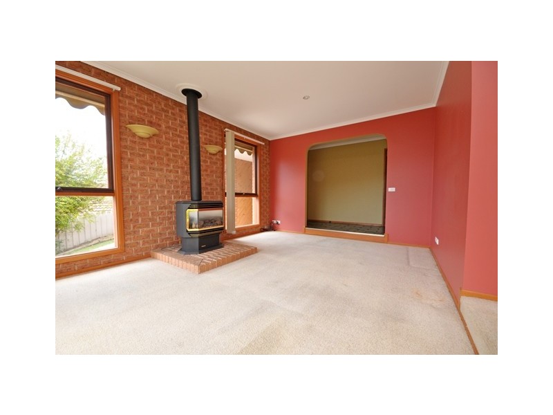 3 Mary Court, Lavington NSW 2641