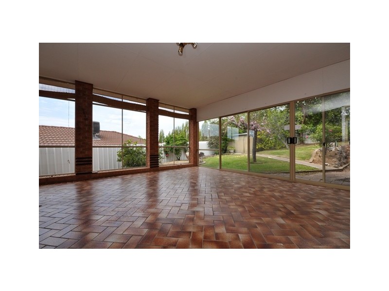 3 Mary Court, Lavington NSW 2641