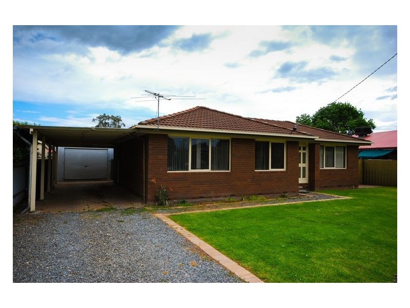 1 Dickson Court, Chiltern VIC 3683