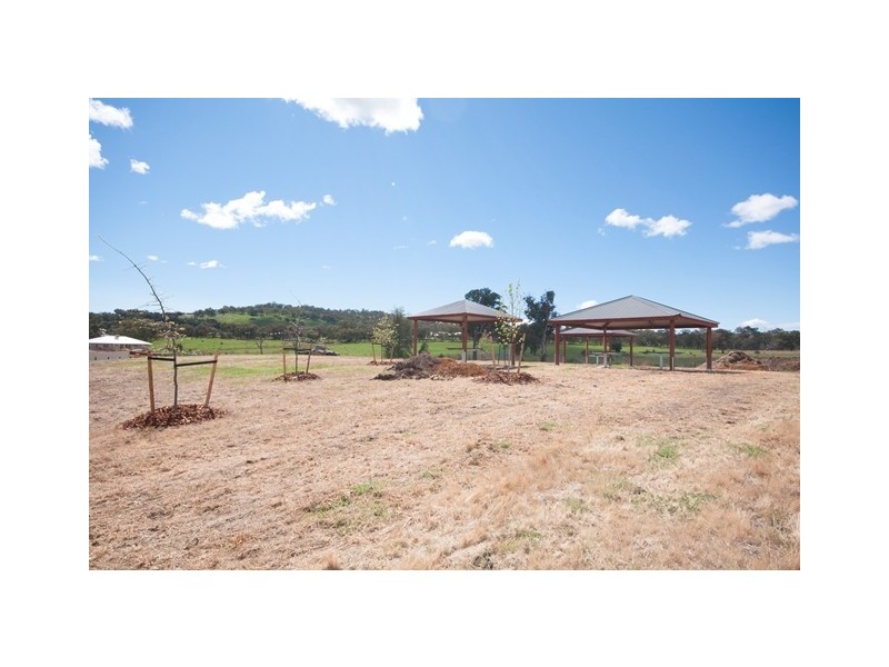 8 Cardiff Drive, Wodonga VIC 3690