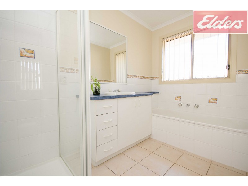 32 Ambrose Crescent, Wodonga VIC 3690