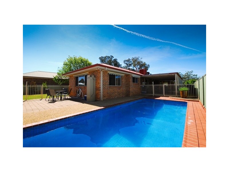 52 Victoria Street, Howlong NSW 2643