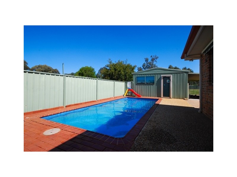 52 Victoria Street, Howlong NSW 2643