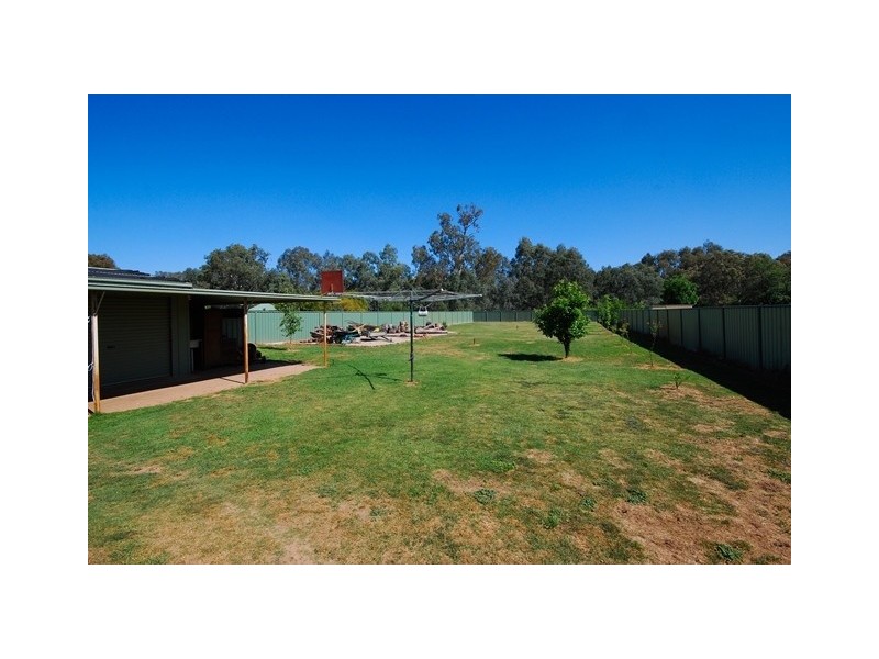 52 Victoria Street, Howlong NSW 2643