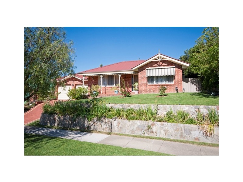 8 Helsingor Avenue, Wodonga VIC 3690