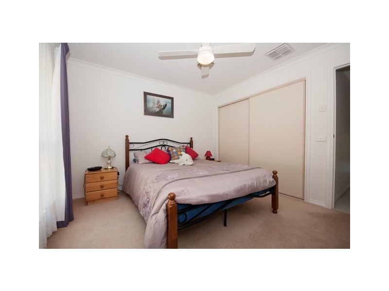 8 Helsingor Avenue, Wodonga VIC 3690