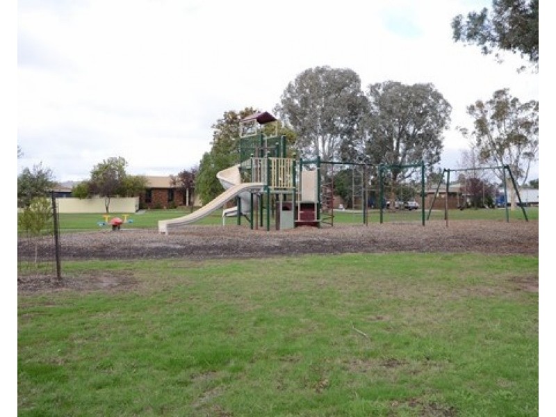 2/9 Garnet Circuit, Wodonga VIC 3690