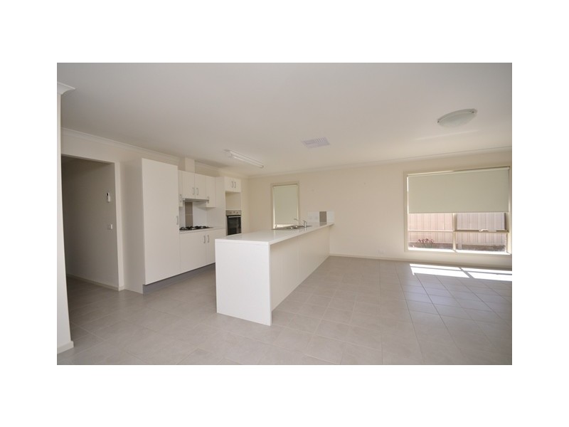 8 Weathers Place, Wodonga VIC 3690