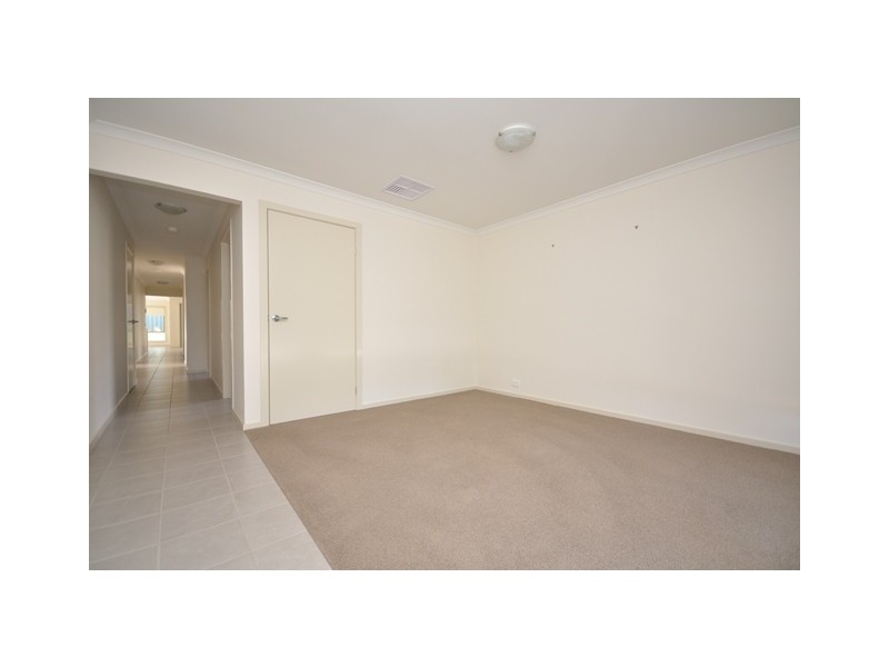 8 Weathers Place, Wodonga VIC 3690