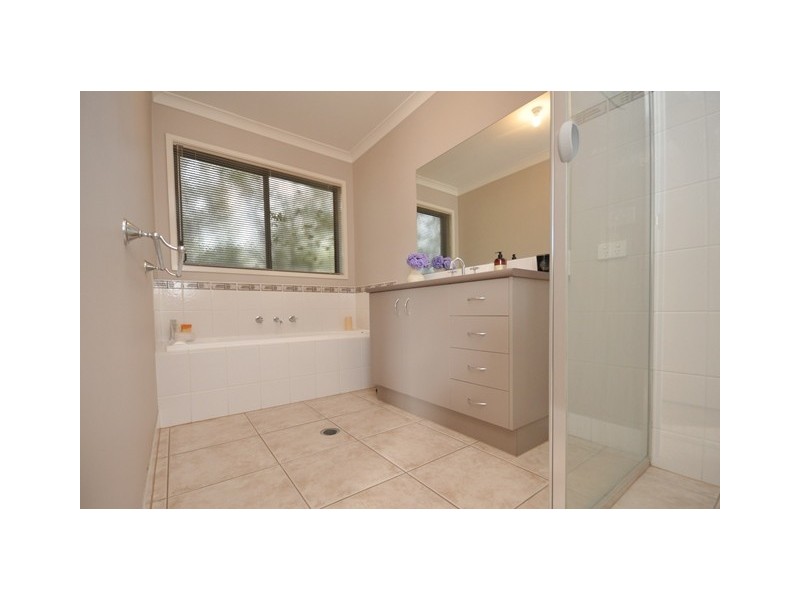 4 Nedlands Close, Wodonga VIC 3690