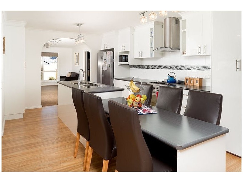 11 Albert Road, Chiltern VIC 3683