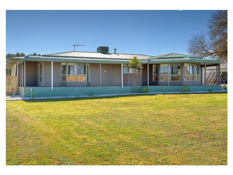 11 Albert Road, Chiltern VIC 3683